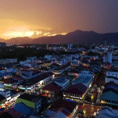 The Octagon Ipoh - Home Stay ภายนอก รูปภาพ